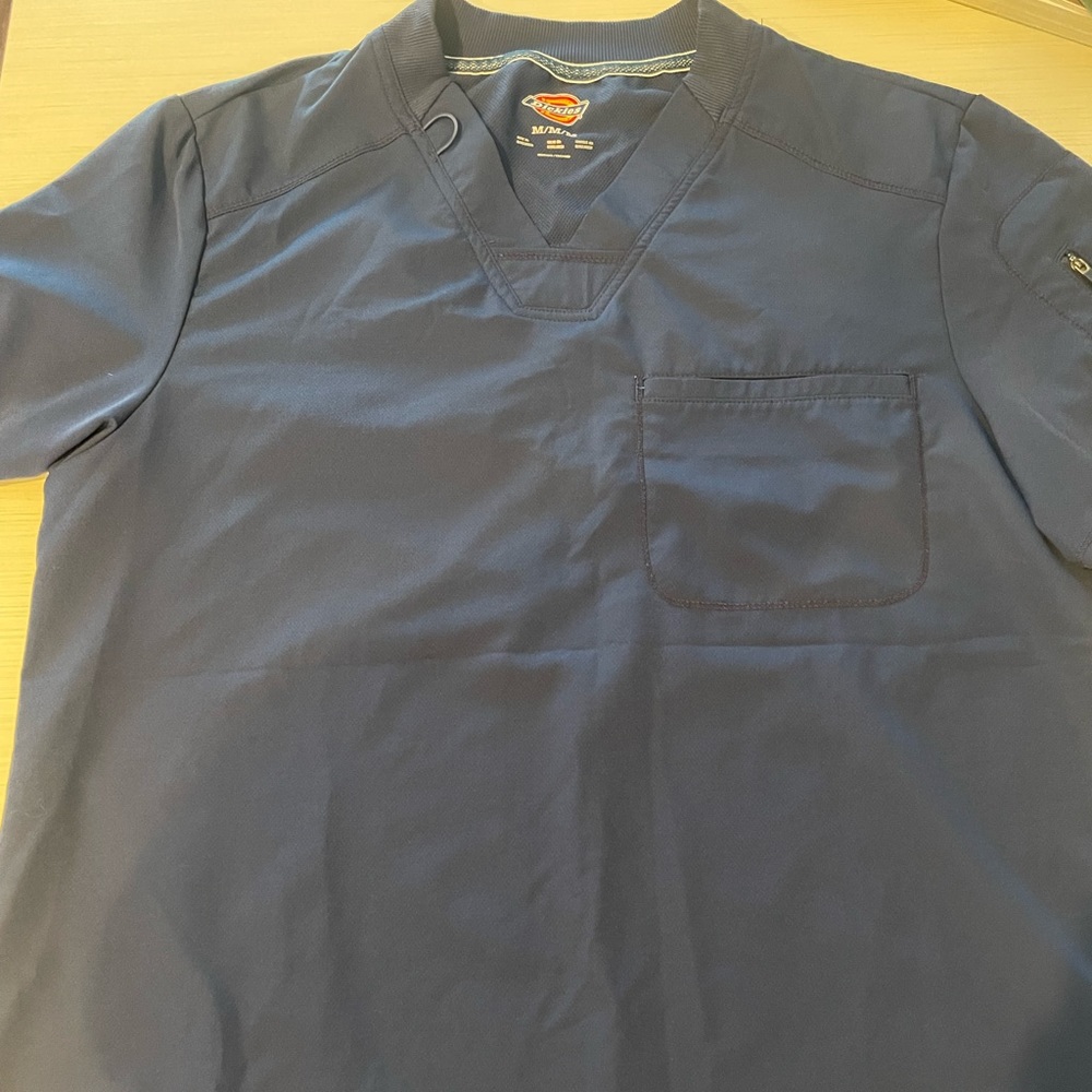 Men’s Dickies Dynamix Scrub Top M Navy Blue